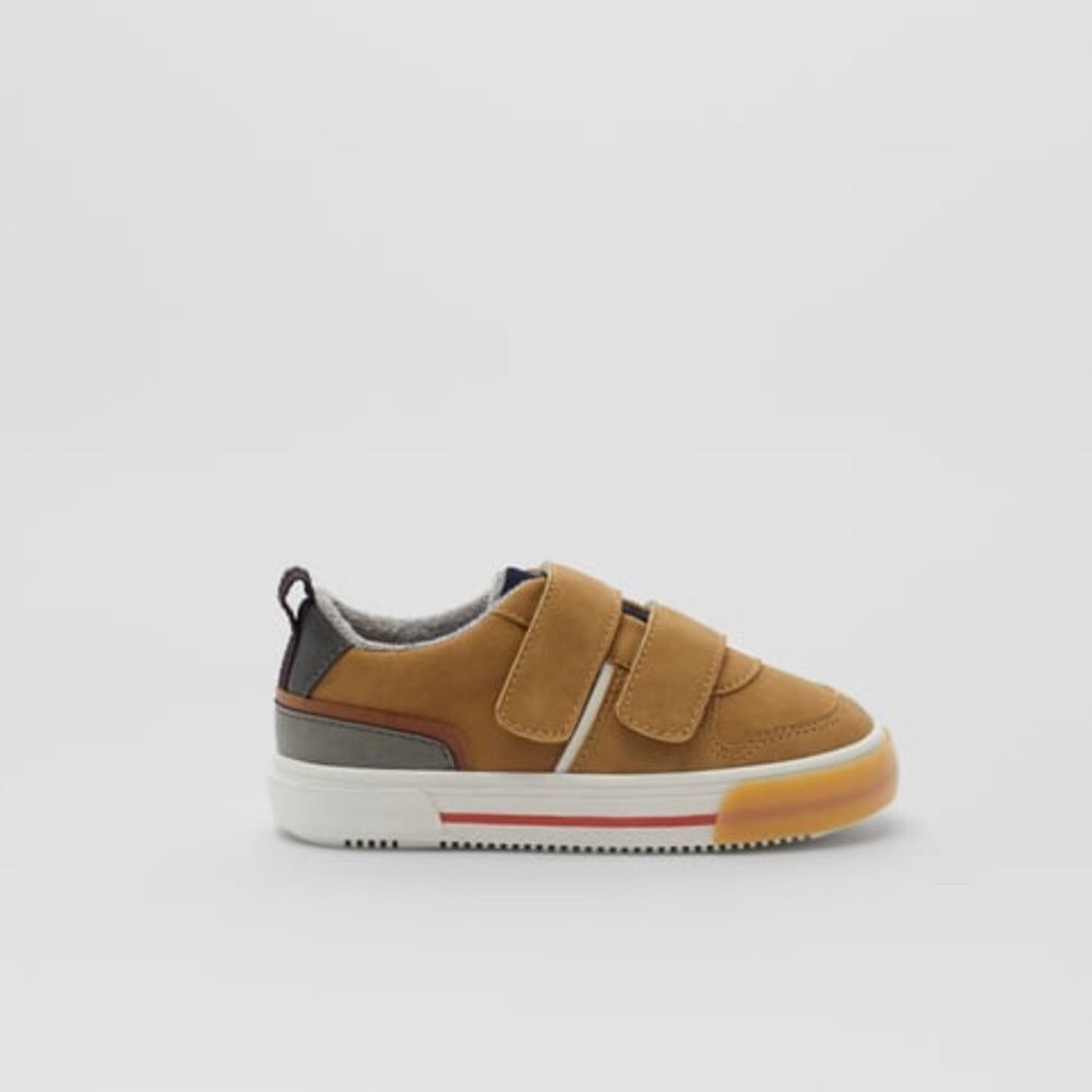 Zara Sneakers for kids - size 8 (24)